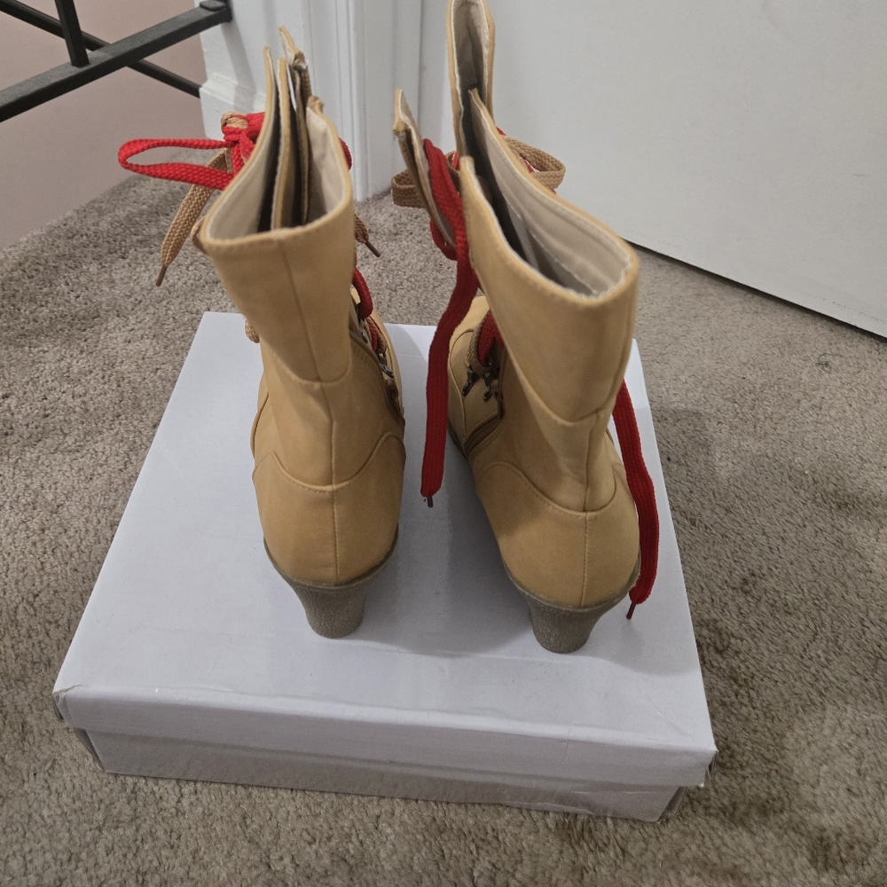 Boots - Picture 7 of 9